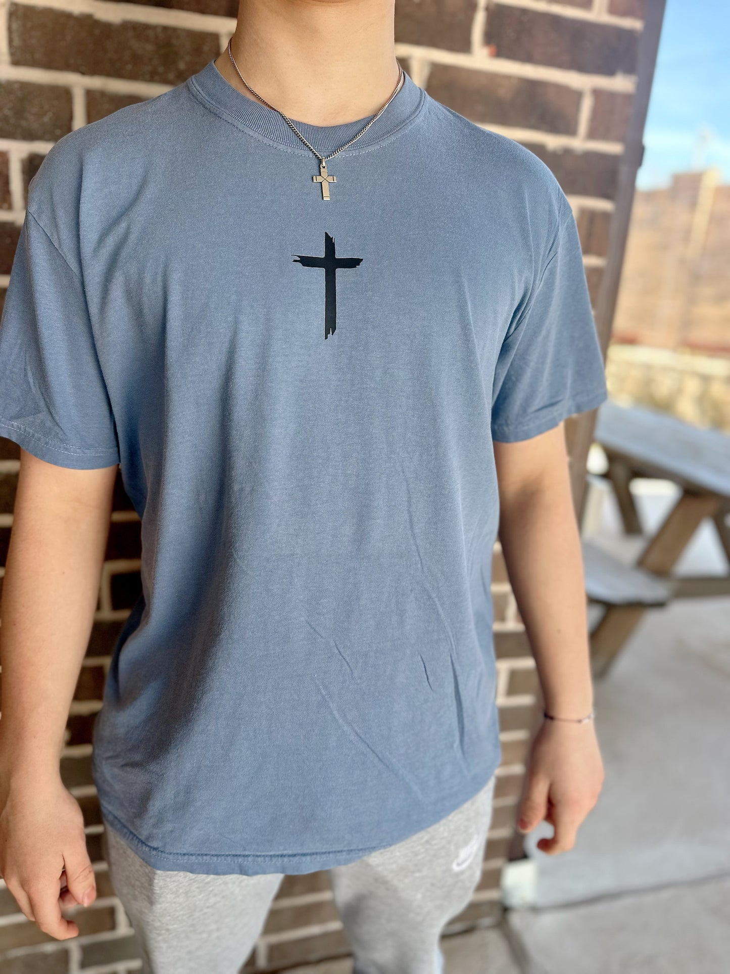 Cross Tee